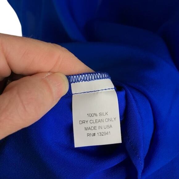 Amanda Uprichard Silk Blouse Wmns Small Blue  Key Hole Back NWT Minimal Glam - Picture 6 of 7